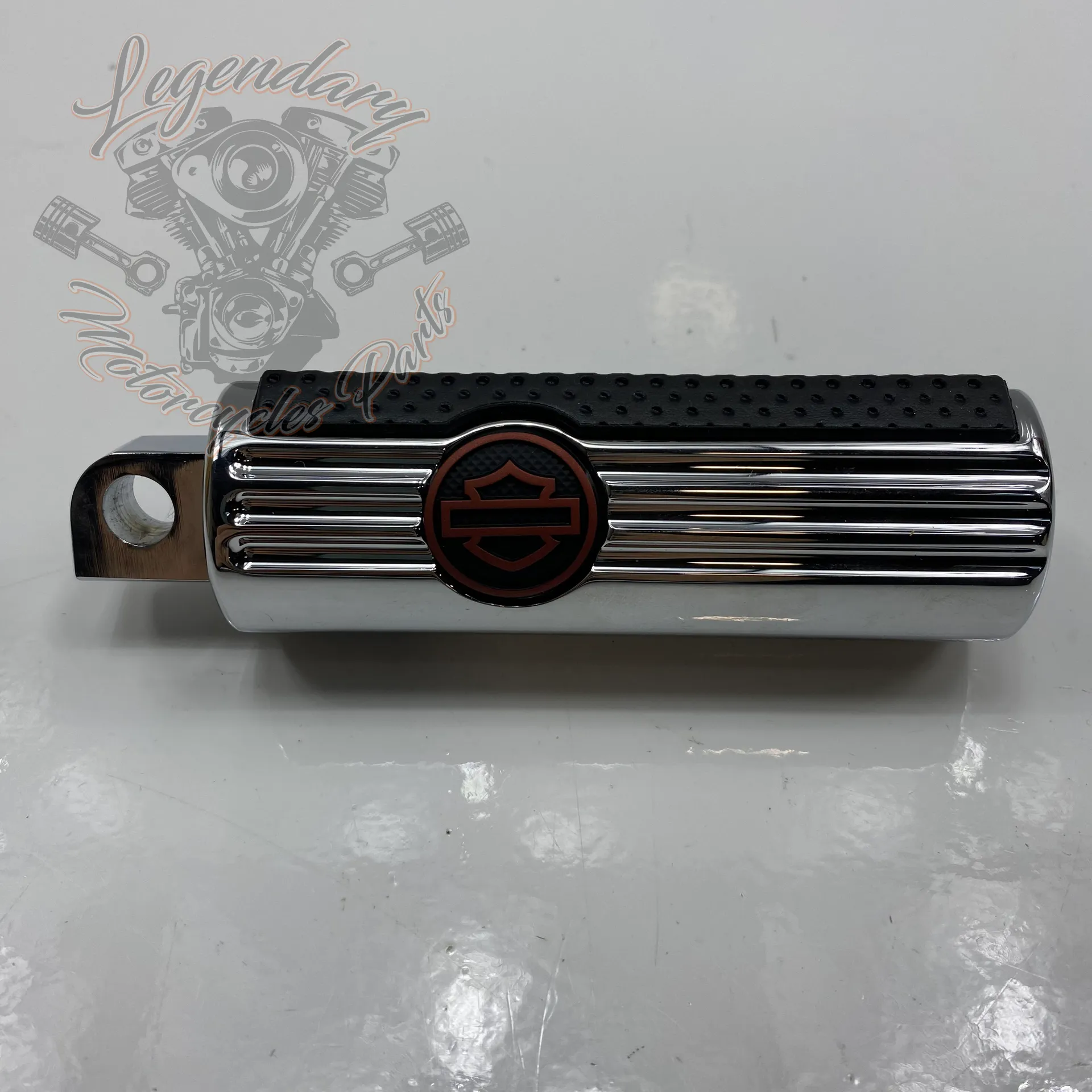 Repose-pied passager droit chromé OEM 50501088